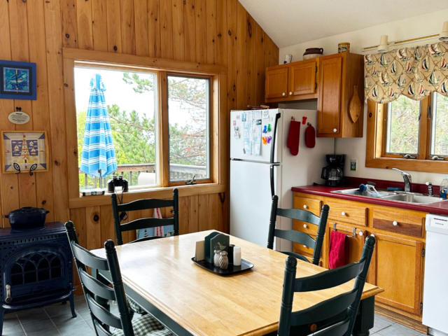 Kitchen/dining area