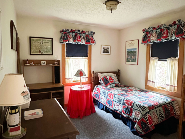 Twin bedroom, first floor