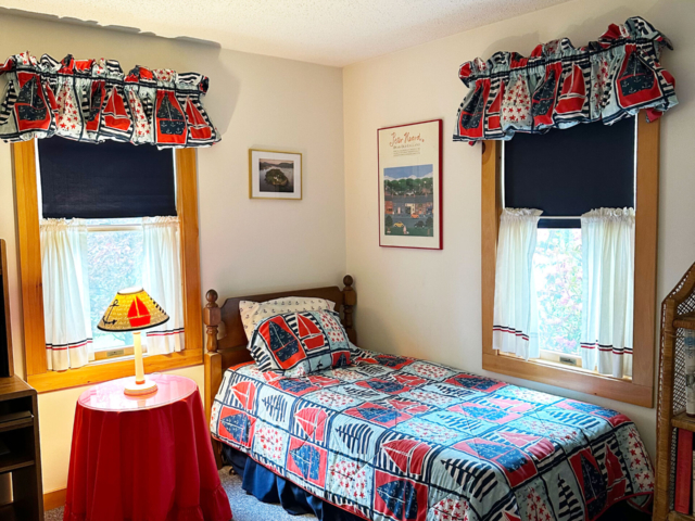 Twin bedroom, first floor