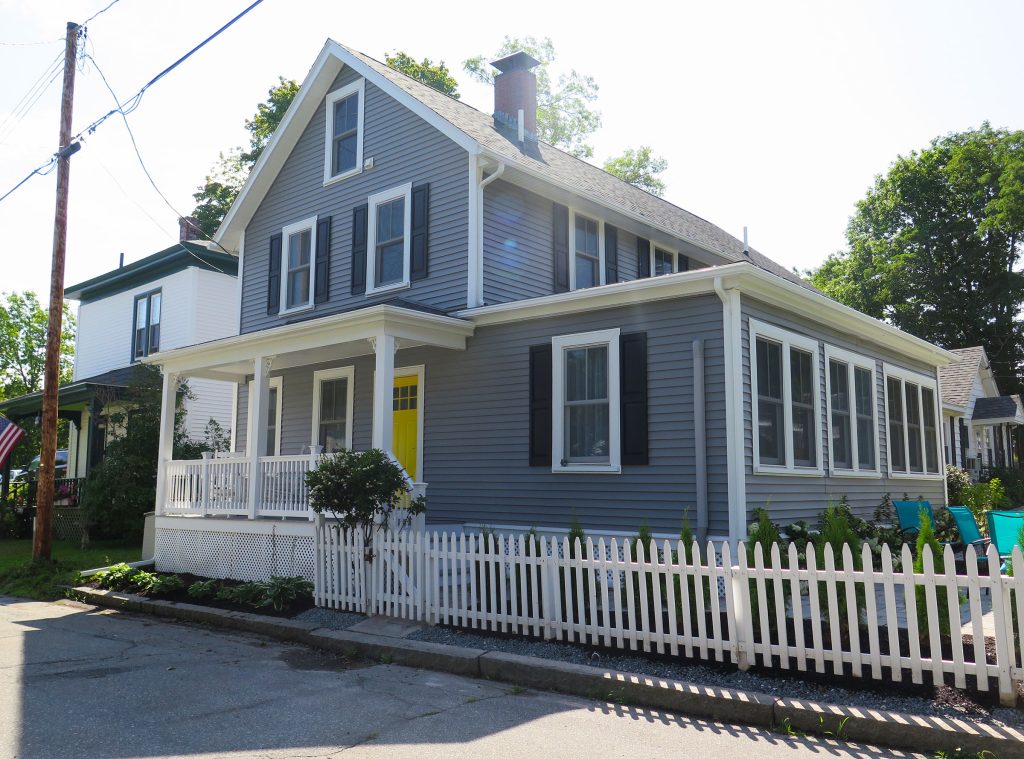 Bar Harbor House — Side of cottage