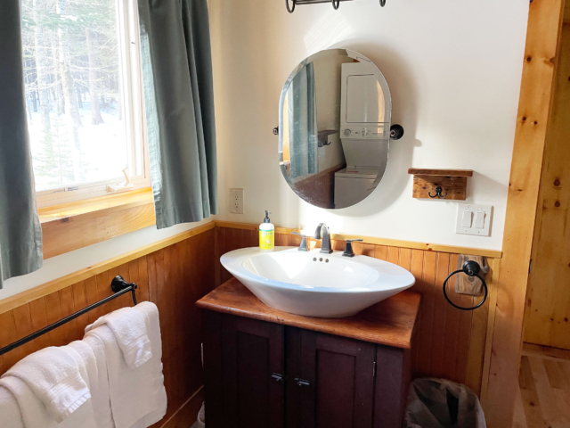Canon Brook Ledge &mdash; Bathroom