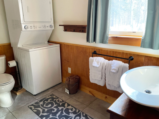 Canon Brook Ledge &mdash; Bathroom