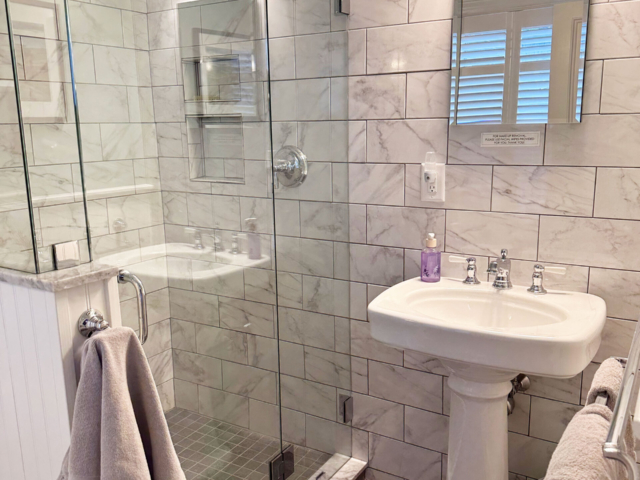 2nd floor bathroom