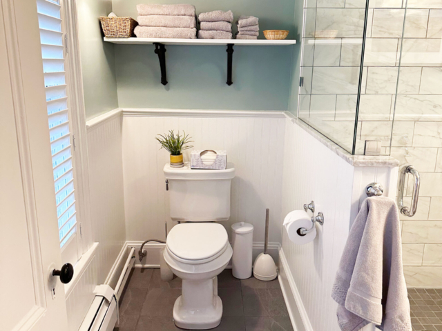 2nd floor bathroom