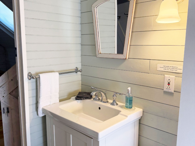 3rd floor bathroom
