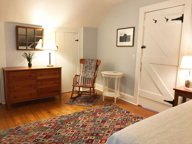 3rd floor queen bedroom
