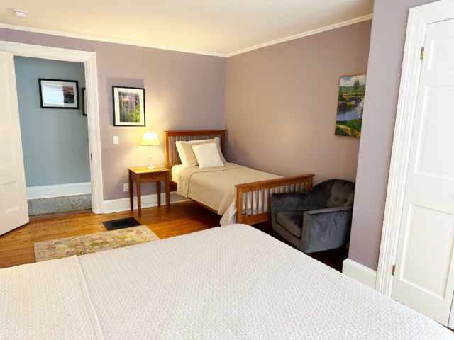 Queen and twin bedroom