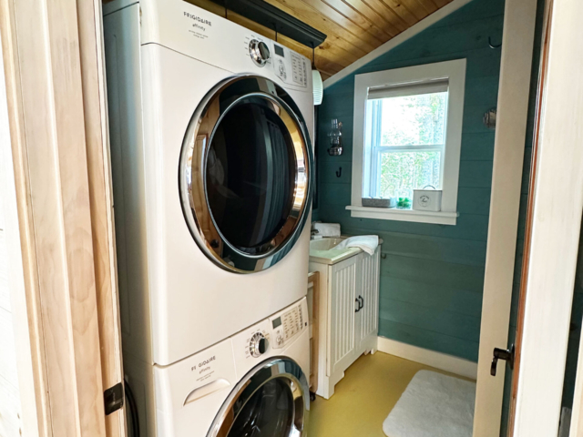 Bathroom/laundry