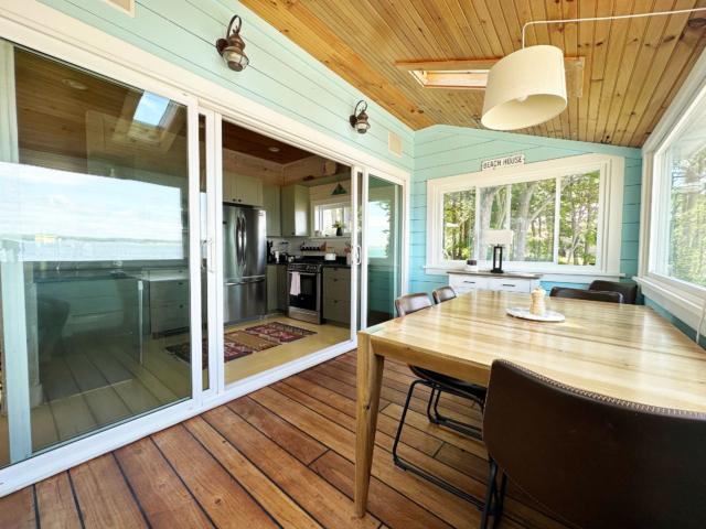Dining/kitchen area