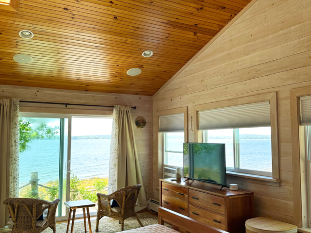 Master queen bedroom