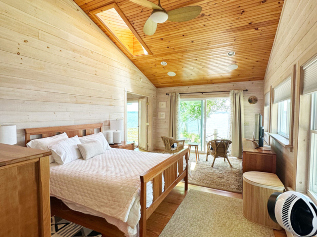 Master queen bedroom