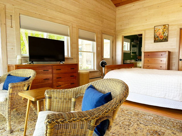 Master queen bedroom