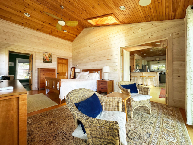 Master queen bedroom