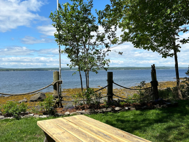 Picnic table