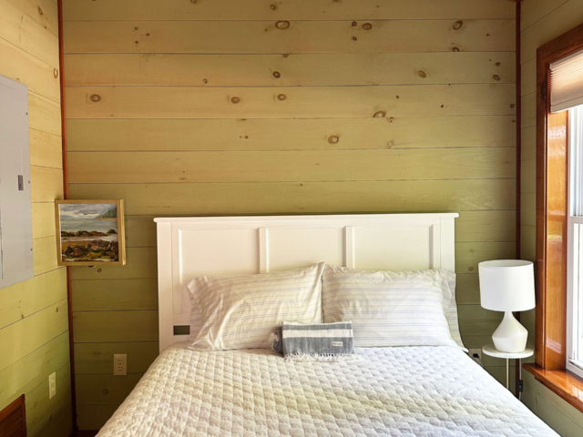 Queen bedroom