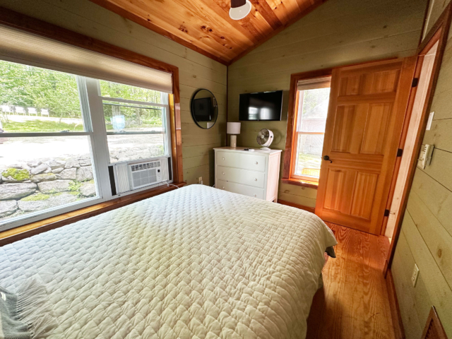 Queen bedroom