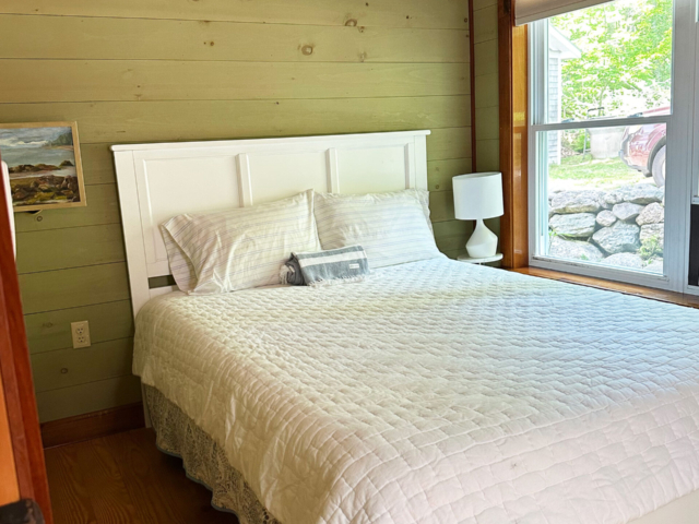 Queen bedroom
