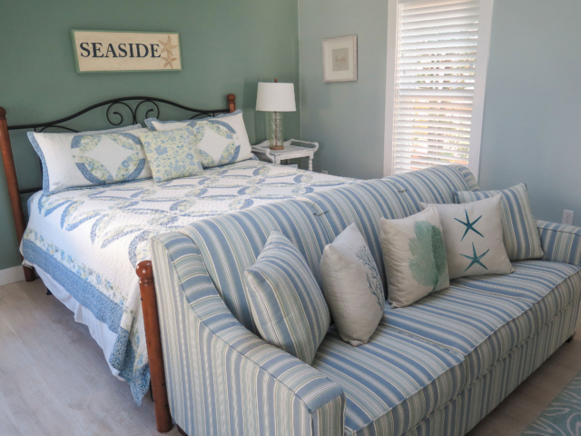 Master king bedroom, front building