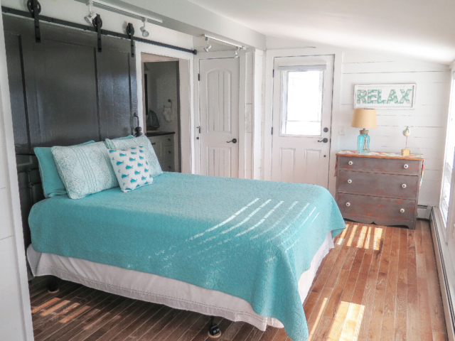First queen bedroom, front building