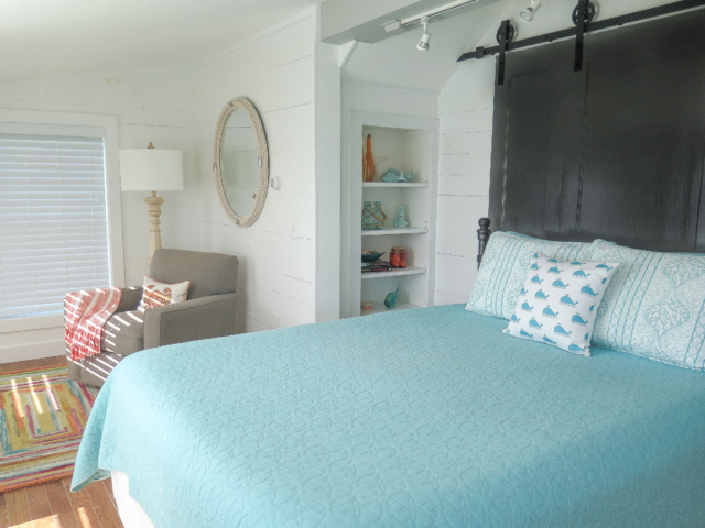 First queen bedroom, front building
