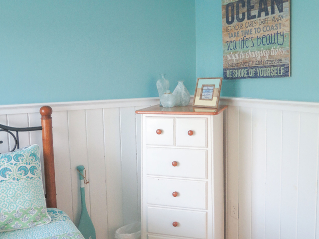 2nd queen bedroom, front building