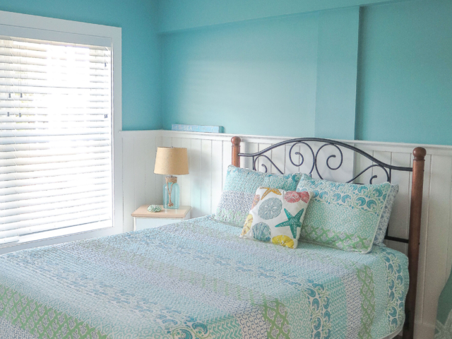 2nd queen bedroom, front building