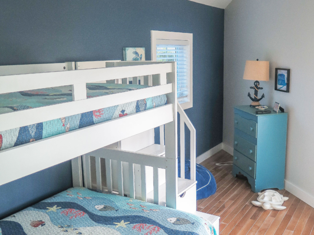 Bunks bedroom, 2nd floor, rear building