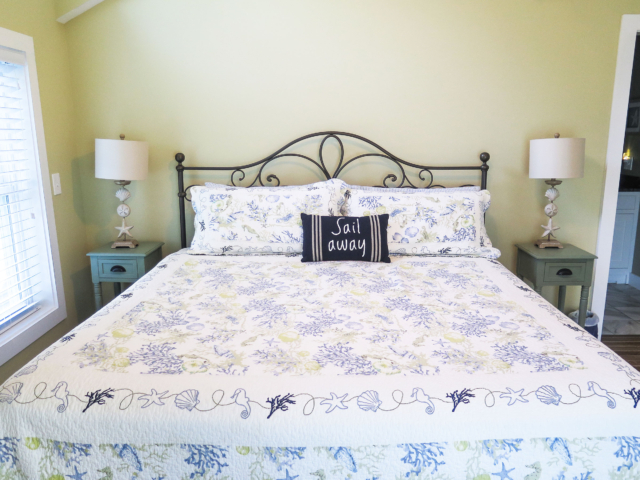 Rear building, king bedroom