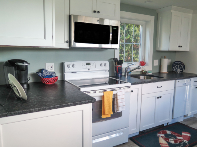 Rear building, kitchen, 1st floor