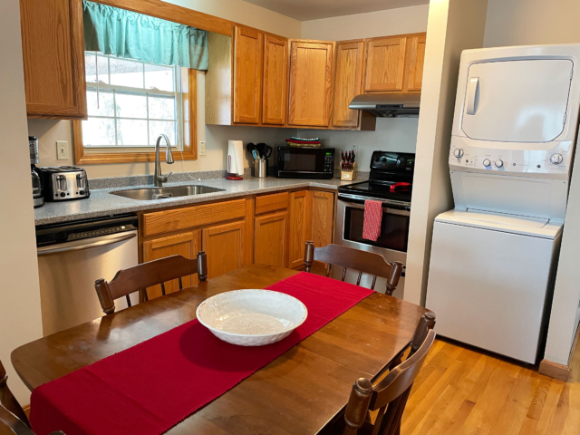 Cozy Glen Apartment