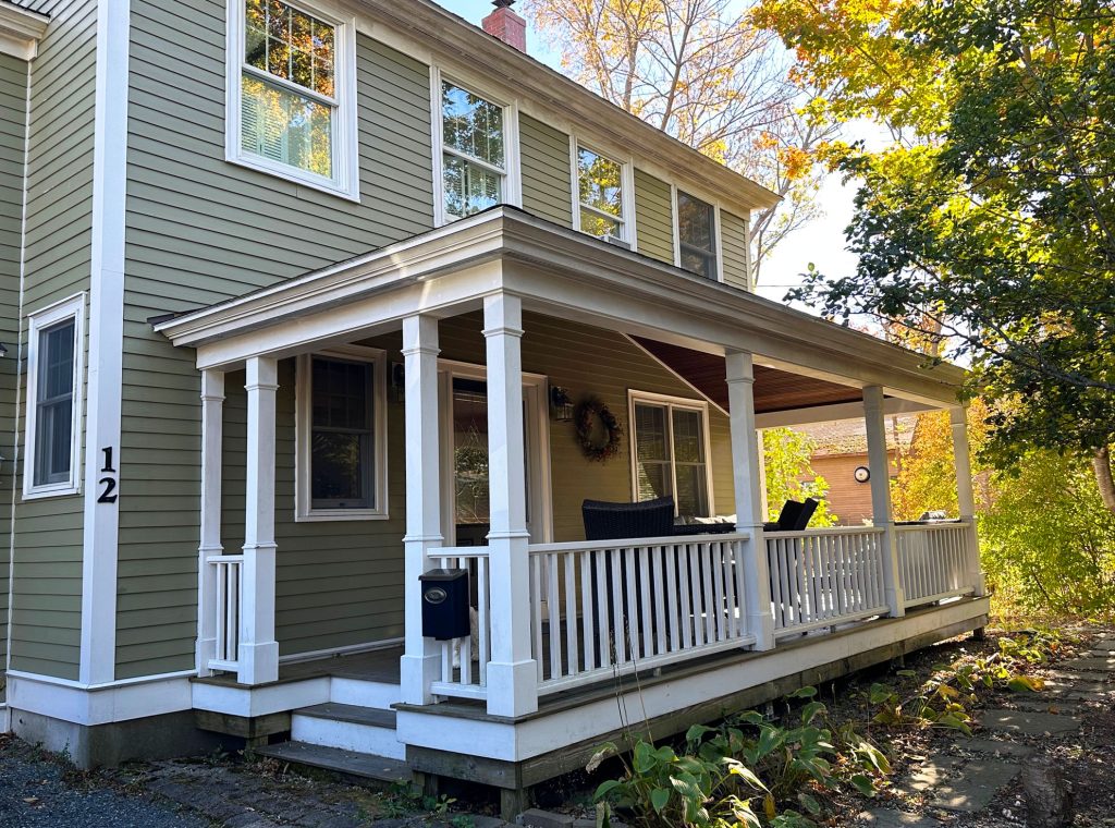 Crocus Cottage — Exterior