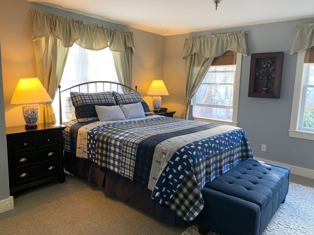 Queen bedroom