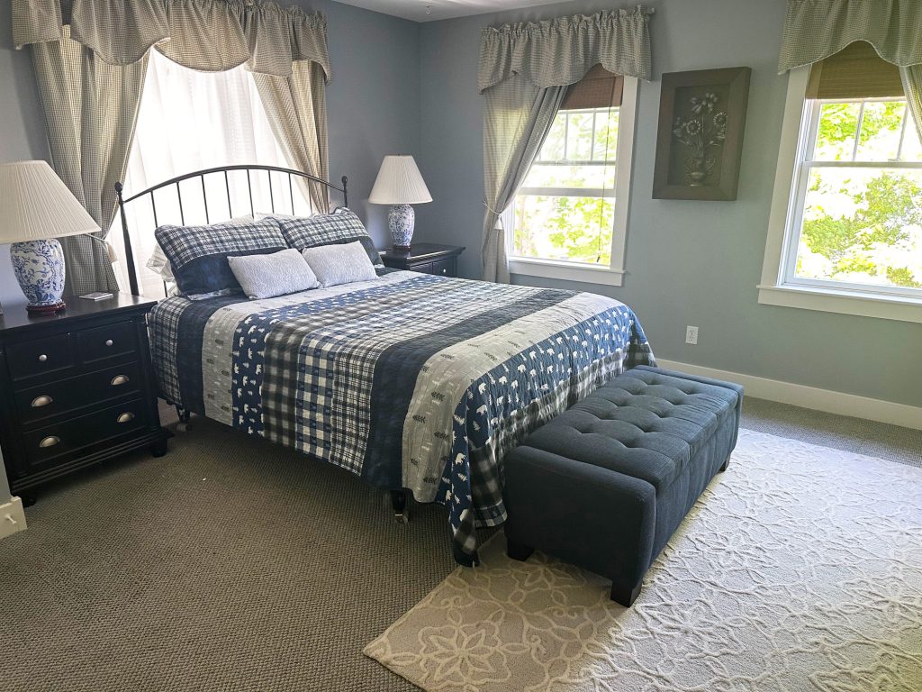 Queen bedroom