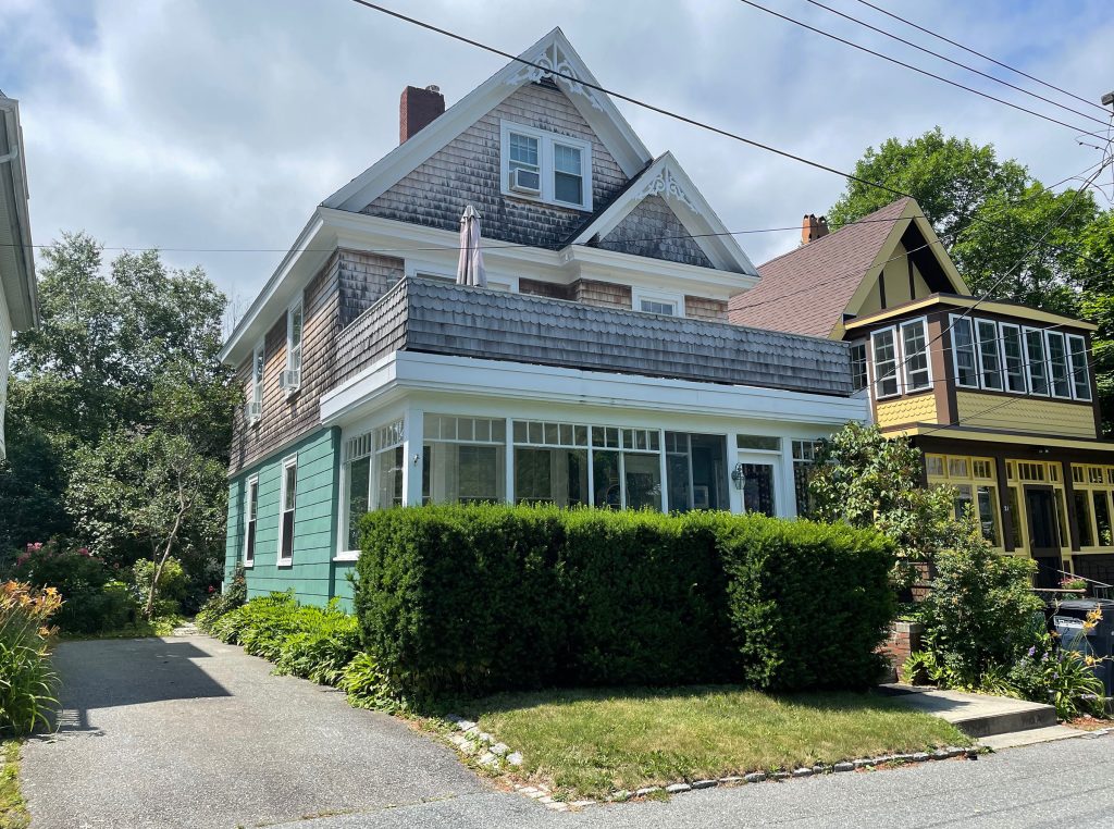 Eden Center Cottage — Exterior
