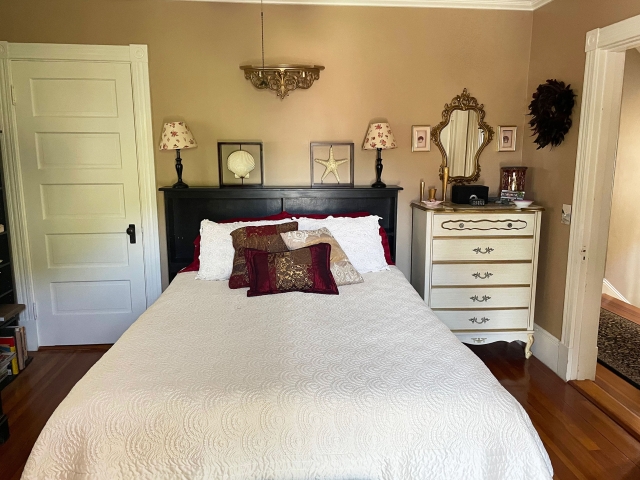Eden Center Cottage