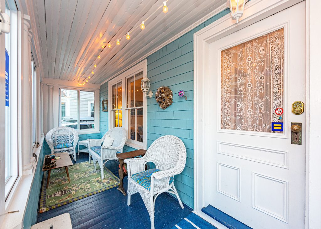 Federal Street Cottage — Front porch