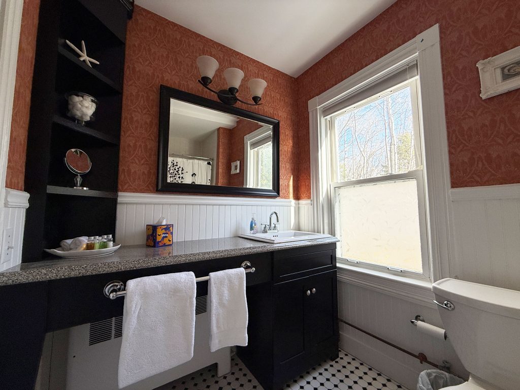 1st floor full bathroom