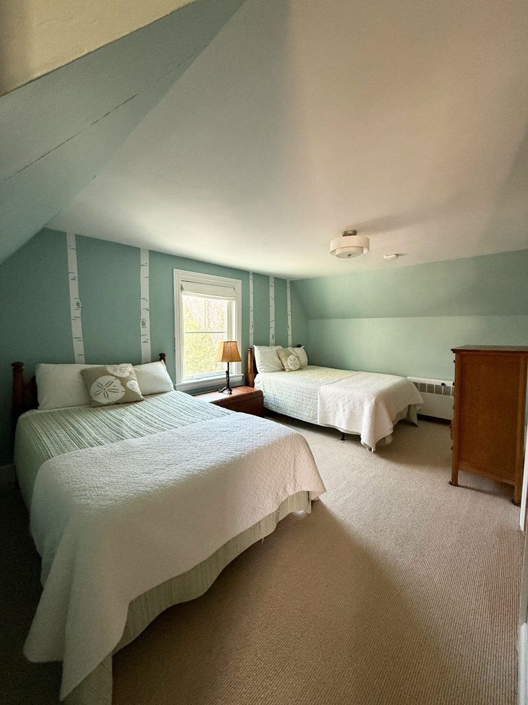 Doubles bedroom