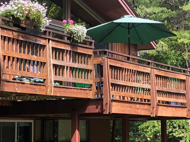 Honeybee Chalet