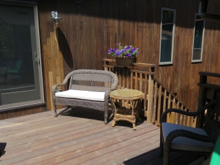 HBC-deck1 Honeybee Chalet