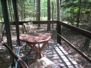 HBC-hide-porch Honeybee Chalet