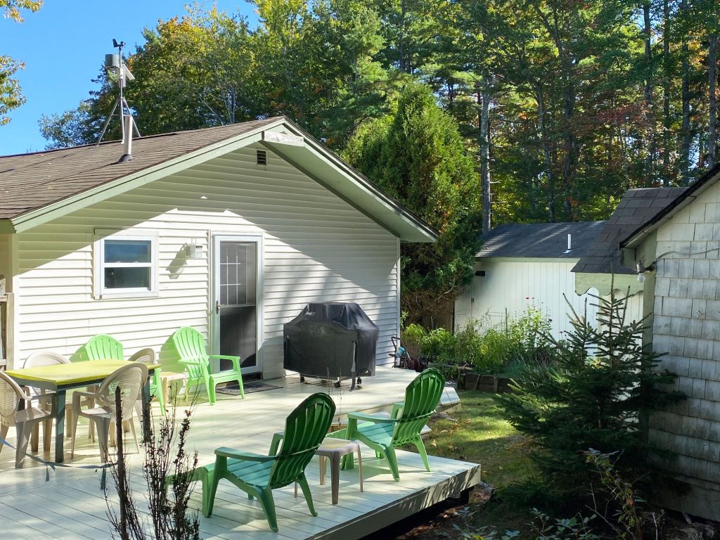 Hulls Cove Hideaway — Backyard