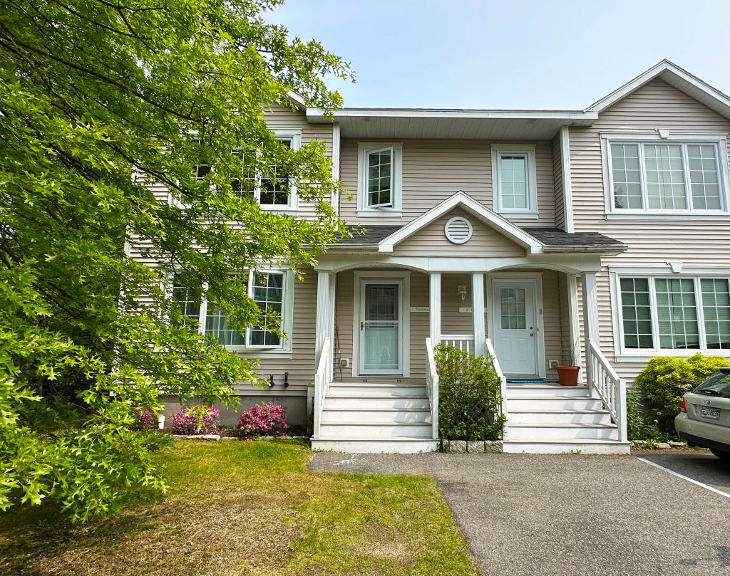 Hummingbird Condo — Exterior