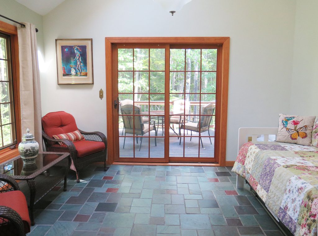 Alcove with daybed