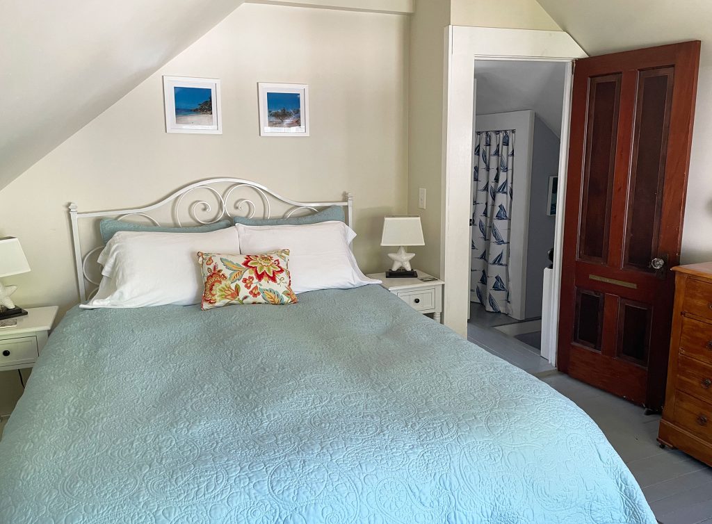 Queen bedroom