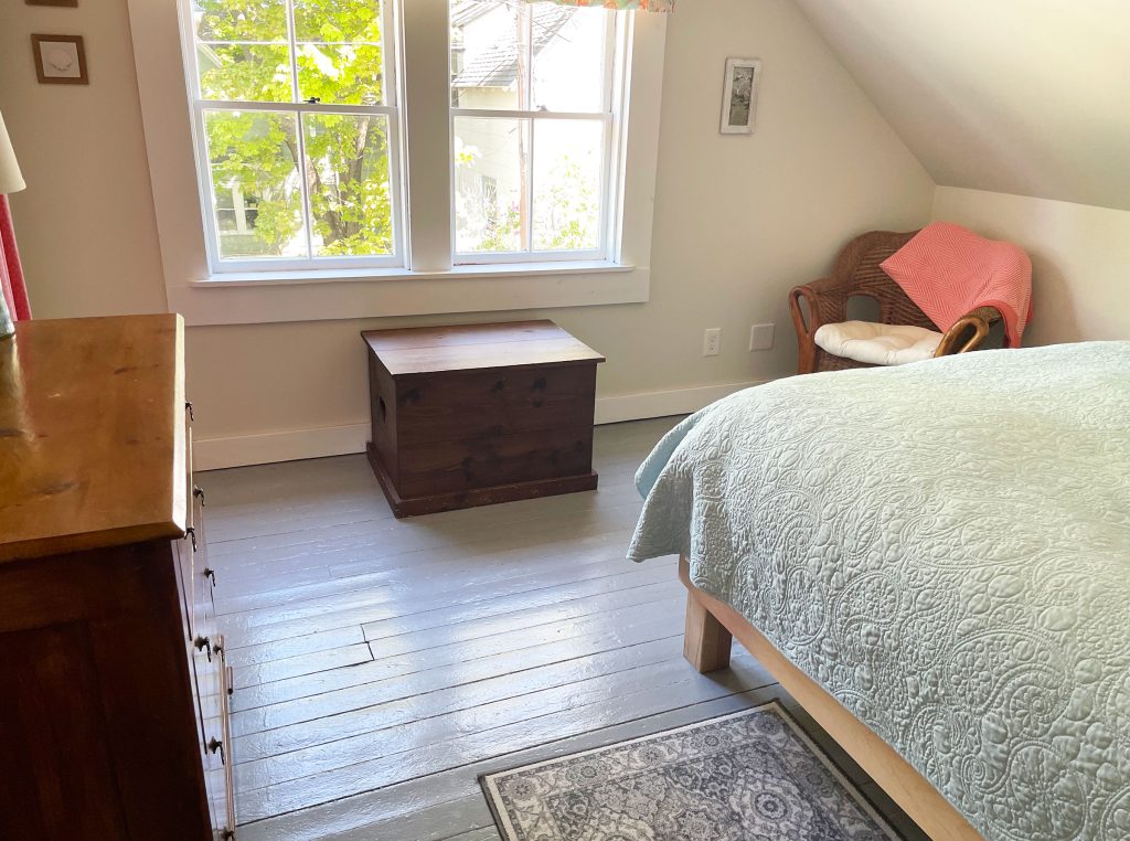 Queen bedroom