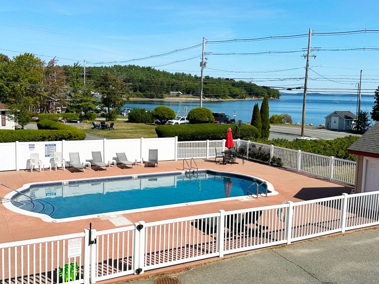 Oceanview Poolside Condo