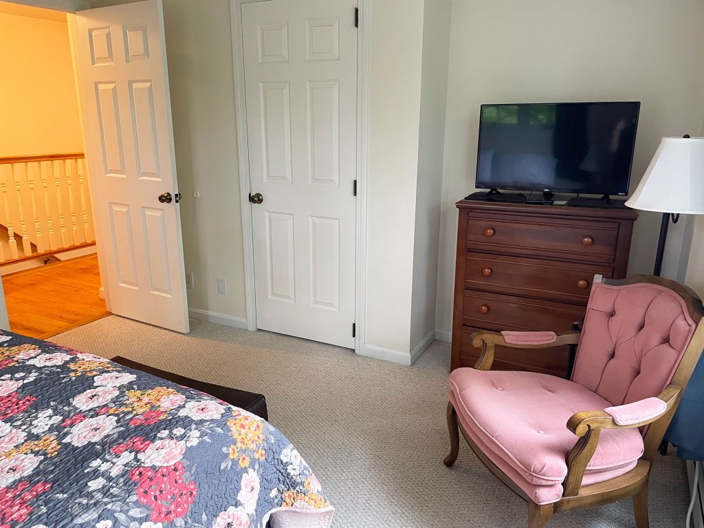 Queen bedroom