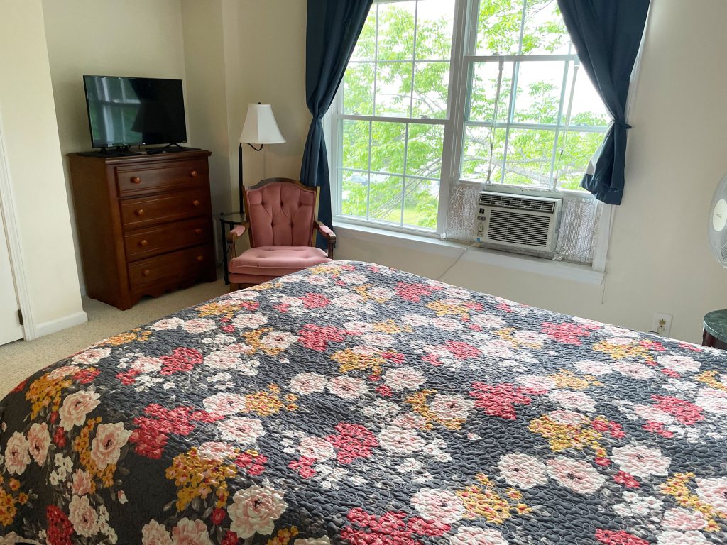 Queen bedroom