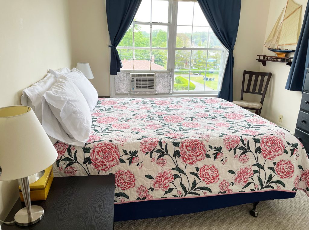 Queen bedroom